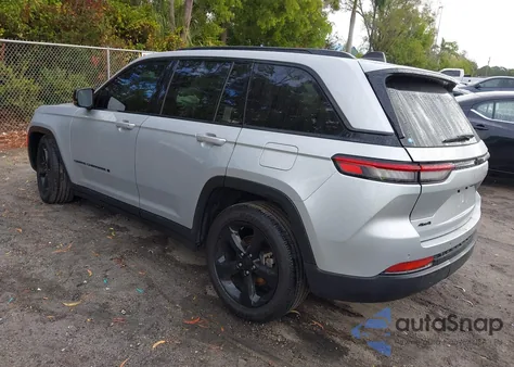 2024 Jeep Grand Cherokee Altitude X 4X4 z USA, uszkodzony, nr VIN 1C4RJHAG7R8573121